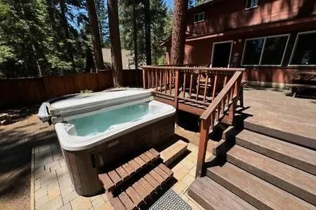 Spacious Tahoe Hot Tub And Beach